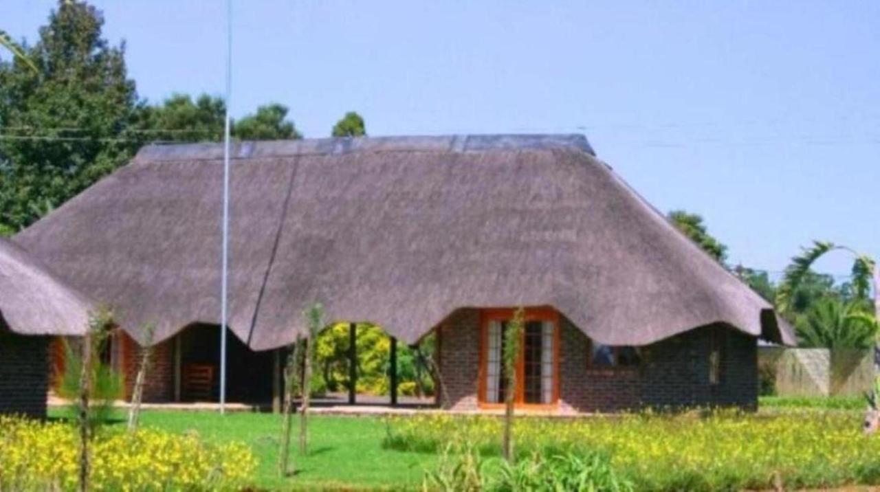 African Flair Country Lodge Piet Retief Kültér fotó